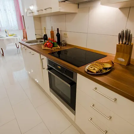 Apartment Vita * Palit